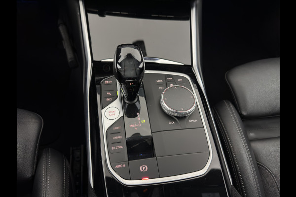 BMW 3 Serie Touring 330e Sportline High Executive (Plug-in) {SoH-91%} (INCL-BTW) Aut. *LEATHER | FULL-LED | HEATED-SPORTSEATS | HIFI-SOUND | NAVI-FULLMAP | DAB+ | DIGI-COCKPIT | PRIVACY-GLASS | AMBIENTLIGHT | ECC | PDC | CRUISE | SHIFT-PADDLES | 19"ALU*