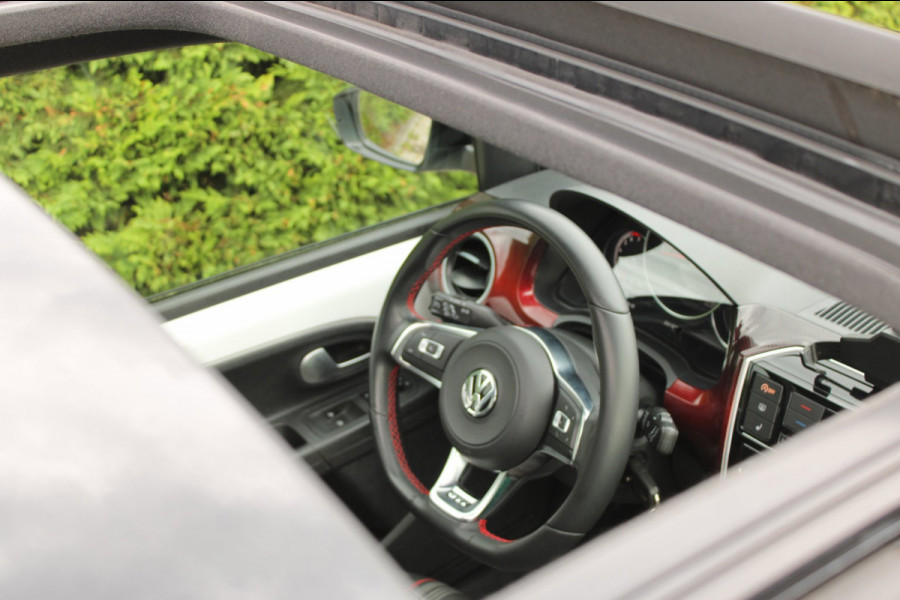 Volkswagen up! 1.0 GTI BeatsAudio Schuifdak 116pk! Camera