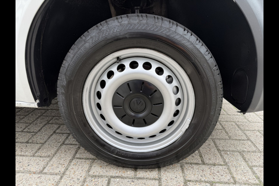 Volkswagen Transporter 2.0 TDI 150pk DSG automaat / L2H1 Comfortline / vaste prijs rijklaar € 16.950 ex btw / lease vanaf € 285 / euro 6 / bpm vrij / airco / cruise / navigatie / parkpilot / 2 x stoel met armsteun !