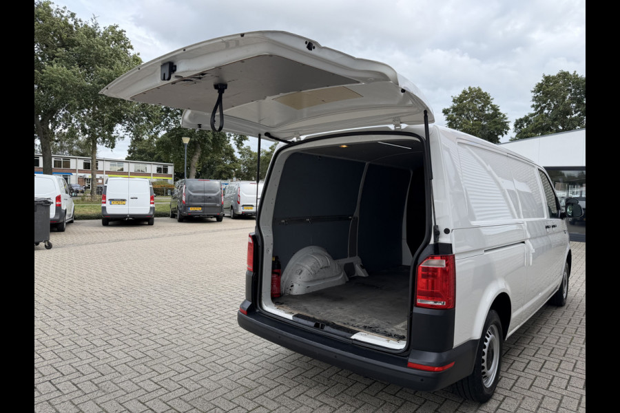 Volkswagen Transporter 2.0 TDI 150pk DSG automaat / L2H1 Comfortline / vaste prijs rijklaar € 16.950 ex btw / lease vanaf € 285 / euro 6 / bpm vrij / airco / cruise / navigatie / parkpilot / 2 x stoel met armsteun !