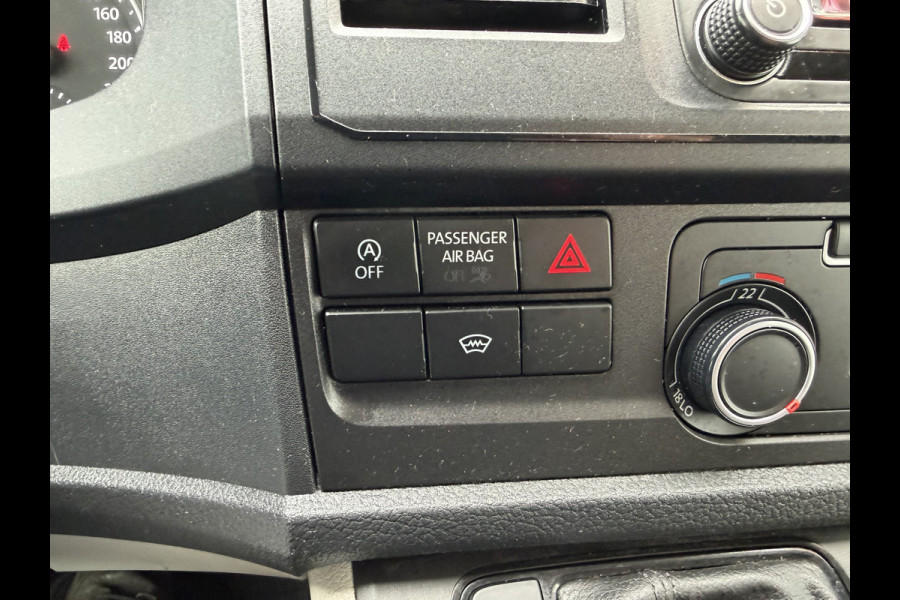 Volkswagen Transporter 2.0 TDI 150pk DSG automaat / L2H1 Comfortline / vaste prijs rijklaar € 16.950 ex btw / lease vanaf € 285 / euro 6 / bpm vrij / airco / cruise / navigatie / parkpilot / 2 x stoel met armsteun !