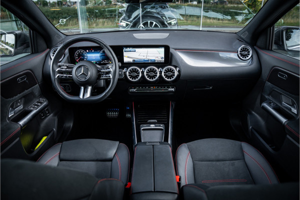 Mercedes-Benz GLA 250 e Star Edition AMG Line ** Panodak ** Keyless ** Camera ** Carplay EV rijbereik tot 70km