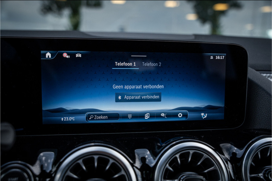 Mercedes-Benz GLA 250 e Star Edition AMG Line ** Panodak ** Keyless ** Camera ** Carplay EV rijbereik tot 70km