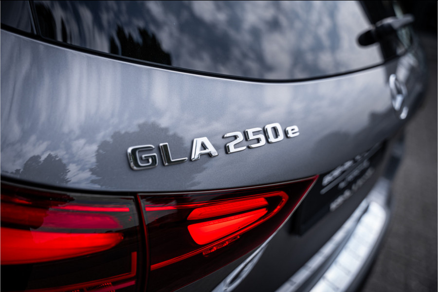 Mercedes-Benz GLA 250 e Star Edition AMG Line ** Panodak ** Keyless ** Camera ** Carplay EV rijbereik tot 70km