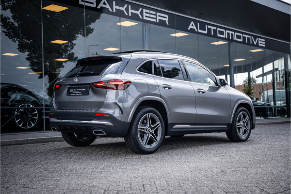 Mercedes-Benz GLA 250 e Star Edition AMG Line ** Panodak ** Keyless ** Camera ** Carplay EV rijbereik tot 70km