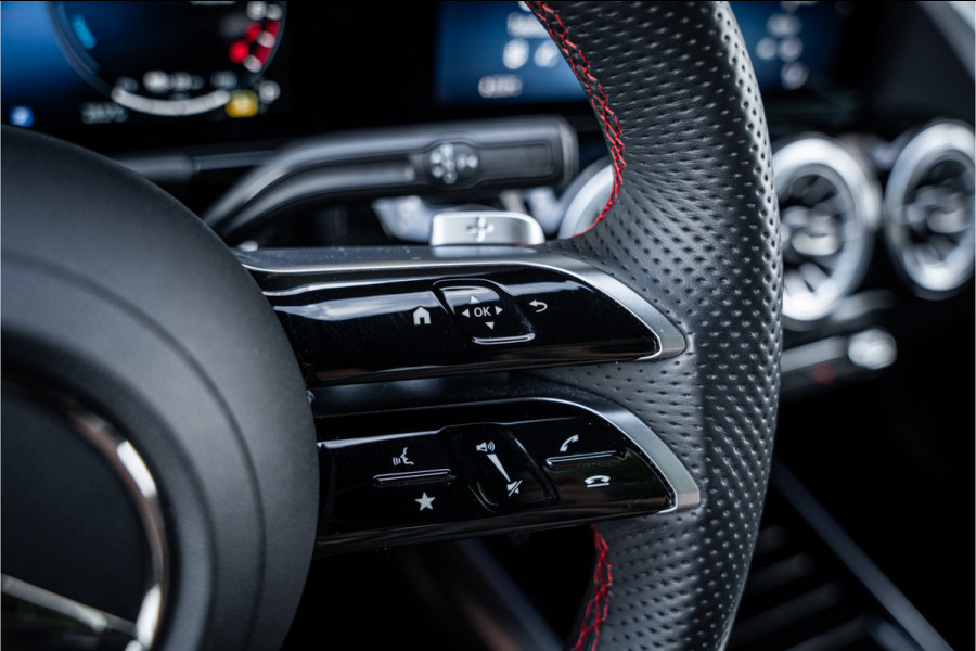 Mercedes-Benz GLA 250 e Star Edition AMG Line ** Panodak ** Keyless ** Camera ** Carplay EV rijbereik tot 70km