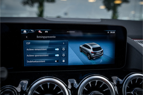 Mercedes-Benz GLA 250 e Star Edition AMG Line ** Panodak ** Keyless ** Camera ** Carplay EV rijbereik tot 70km