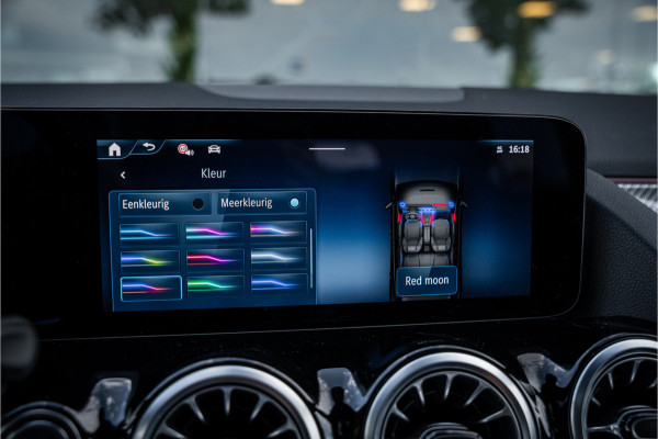 Mercedes-Benz GLA 250 e Star Edition AMG Line ** Panodak ** Keyless ** Camera ** Carplay EV rijbereik tot 70km