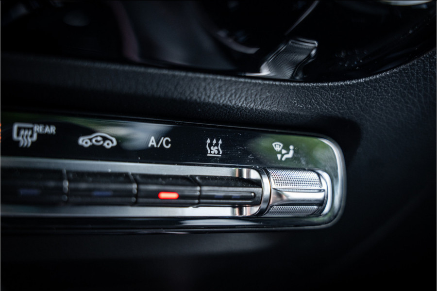 Mercedes-Benz GLA 250 e Star Edition AMG Line ** Panodak ** Keyless ** Camera ** Carplay EV rijbereik tot 70km
