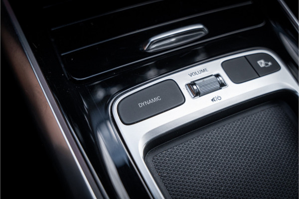 Mercedes-Benz GLA 250 e Star Edition AMG Line ** Panodak ** Keyless ** Camera ** Carplay EV rijbereik tot 70km