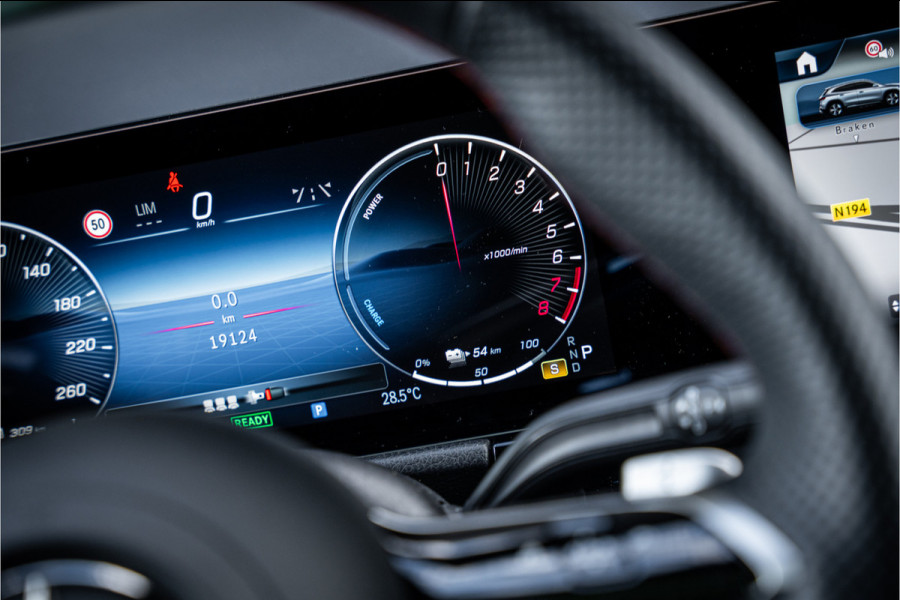 Mercedes-Benz GLA 250 e Star Edition AMG Line ** Panodak ** Keyless ** Camera ** Carplay EV rijbereik tot 70km