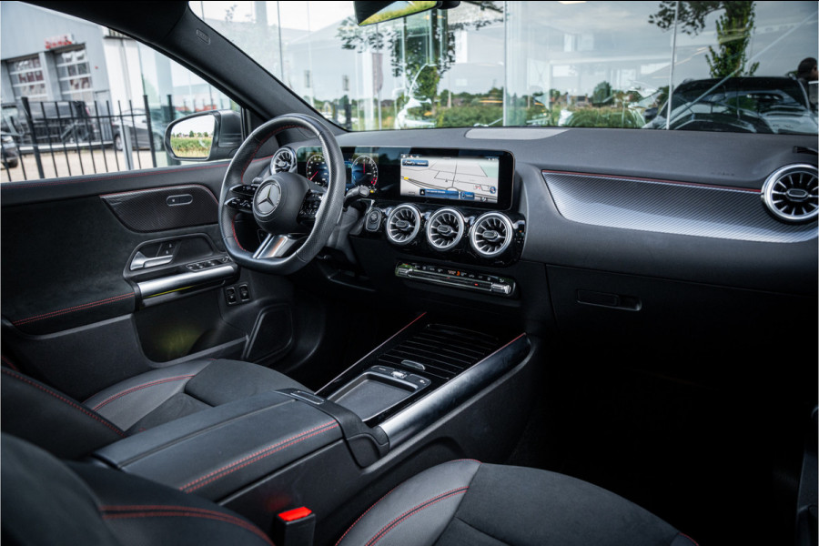 Mercedes-Benz GLA 250 e Star Edition AMG Line ** Panodak ** Keyless ** Camera ** Carplay EV rijbereik tot 70km