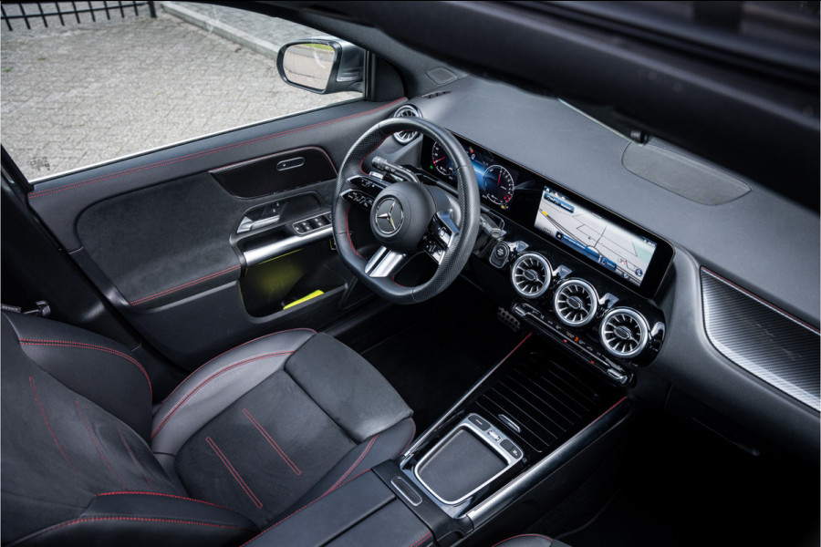 Mercedes-Benz GLA 250 e Star Edition AMG Line ** Panodak ** Keyless ** Camera ** Carplay EV rijbereik tot 70km