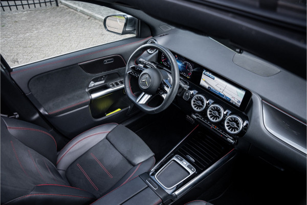 Mercedes-Benz GLA 250 e Star Edition AMG Line ** Panodak ** Keyless ** Camera ** Carplay EV rijbereik tot 70km