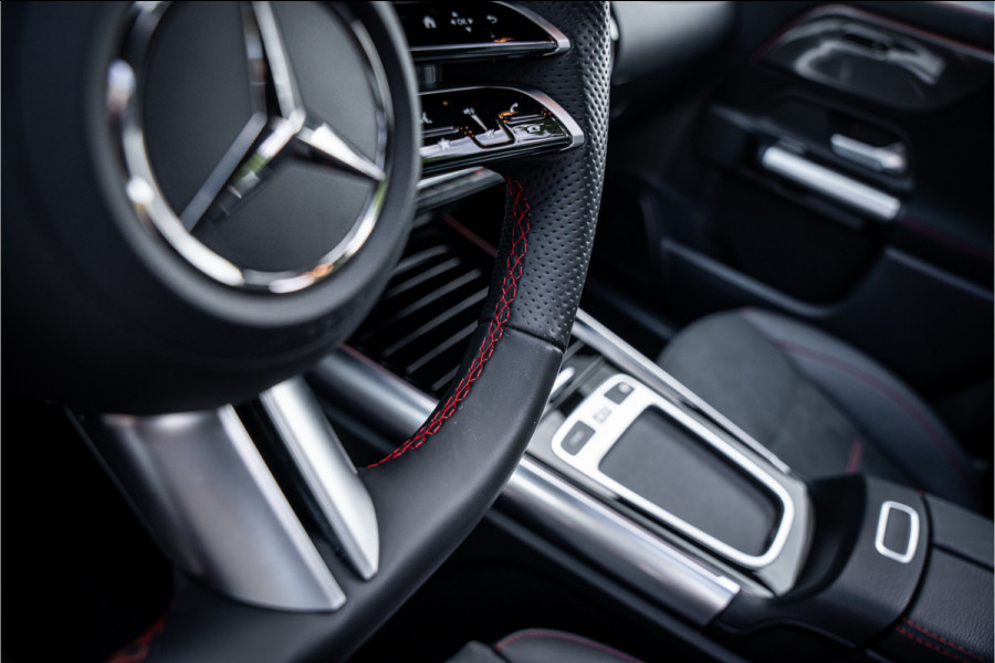 Mercedes-Benz GLA 250 e Star Edition AMG Line ** Panodak ** Keyless ** Camera ** Carplay EV rijbereik tot 70km