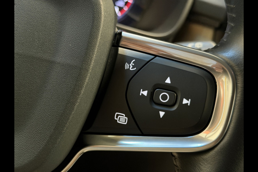 Volvo XC40 2.0 T4 AWD Inscription |Leder|Afn.Trekhaak|Camera|ACC|Lane Assistist|Dodehoek Assistent