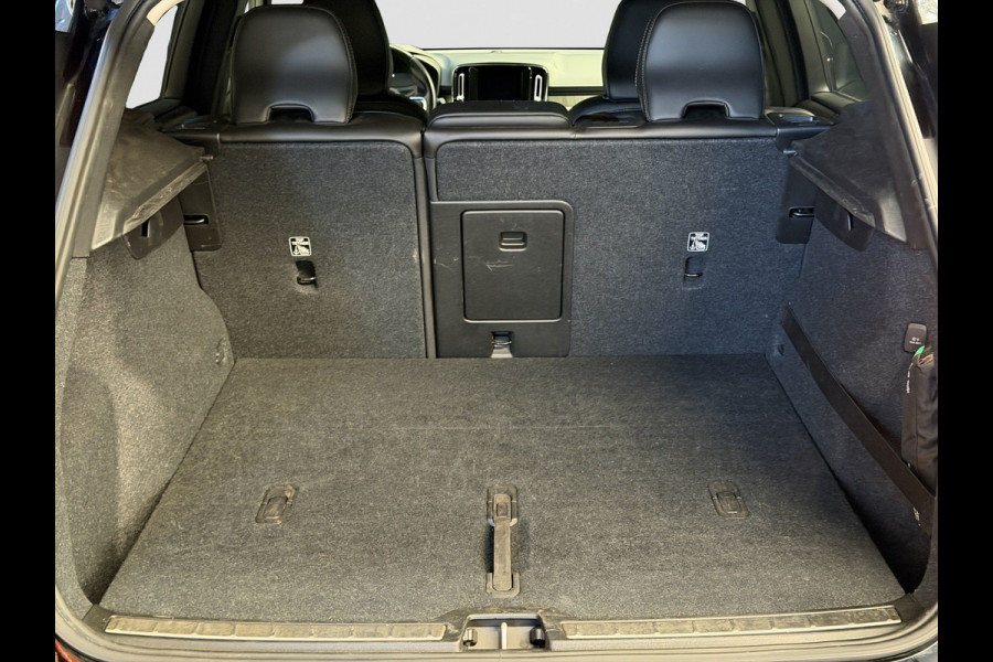 Volvo XC40 2.0 T4 AWD Inscription |Leder|Afn.Trekhaak|Camera|ACC|Lane Assistist|Dodehoek Assistent