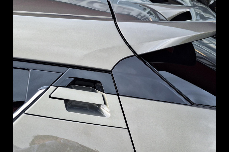 Toyota C-HR 2.0 Hybrid Executive | Leder Stof | Adaptive CC | LED | Camera | Climate | Facelift |