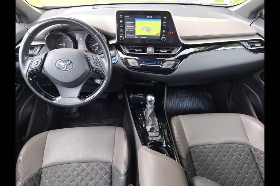 Toyota C-HR 2.0 Hybrid Executive | Leder Stof | Adaptive CC | LED | Camera | Climate | Facelift |