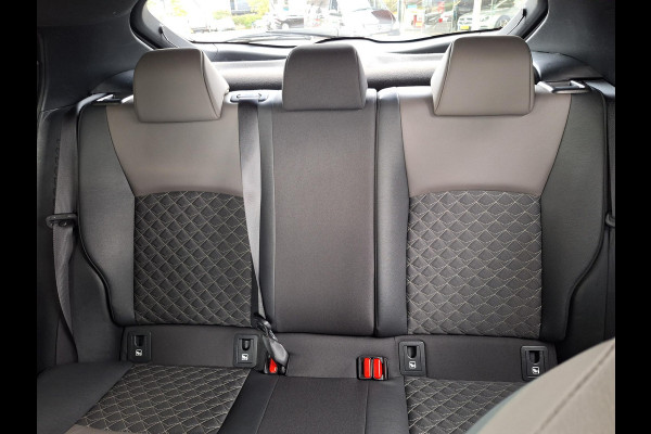 Toyota C-HR 2.0 Hybrid Executive | Leder Stof | Adaptive CC | LED | Camera | Climate | Facelift |