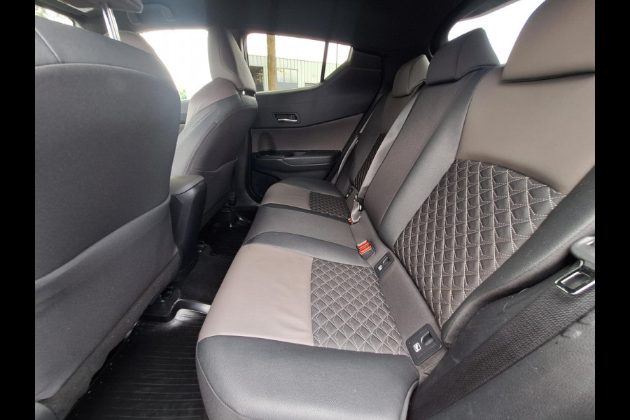 Toyota C-HR 2.0 Hybrid Executive | Leder Stof | Adaptive CC | LED | Camera | Climate | Facelift |