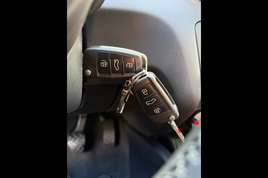 Audi A1 Sportback 1.0 TFSI Sport S-Line - Navigatie I Airco I PDC I Sport velgen I Sport stoel / 1/2 Leer I Dealer onderhouden