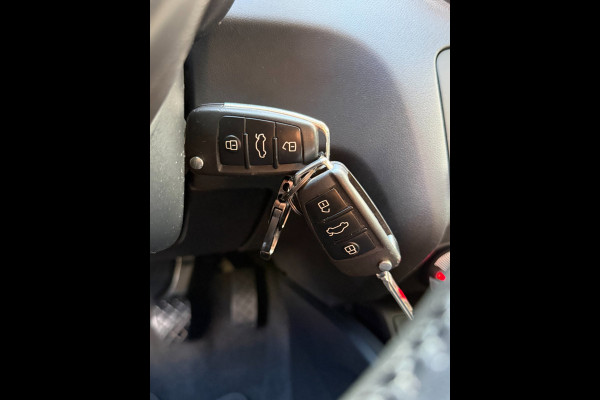 Audi A1 Sportback 1.0 TFSI Sport S-Line - Navigatie I Airco I PDC I Sport velgen I Sport stoel / 1/2 Leer I Dealer onderhouden
