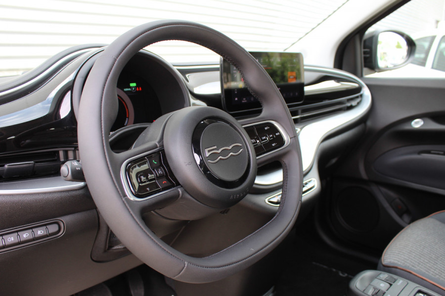 Fiat 500E 3+1 Icon 42 kWh | Navigatie | Camera | Carplay