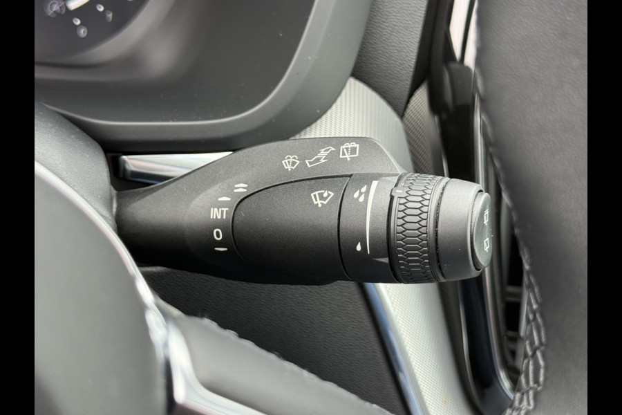 Volvo XC60 2.0 B4 Plus Dark | Pano | Memory | CarPlay | Keyless | 21 inch