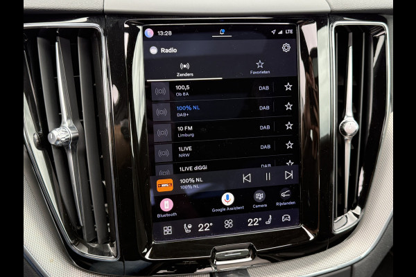 Volvo XC60 2.0 B4 Plus Dark | Pano | Memory | CarPlay | Keyless | 21 inch
