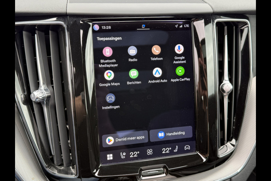Volvo XC60 2.0 B4 Plus Dark | Pano | Memory | CarPlay | Keyless | 21 inch