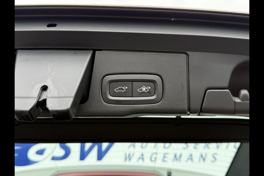 Volvo XC60 2.0 B4 Plus Dark | Pano | Memory | CarPlay | Keyless | 21 inch