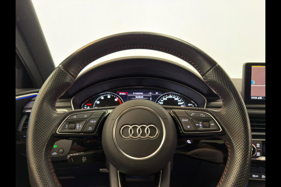 Audi A4 Limousine 1.4 TFSI Sport S-Line Black Edition / NL-auto / Sfeerverlichting