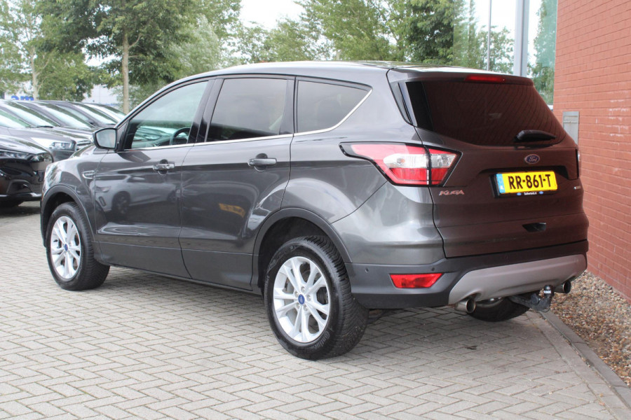 Ford Kuga 1.5 EcoBoost Titanium | Wegklapbare Trekhaak | Stoelverwarming | Cruise Control | Navigatie | Parkeersensoren |
