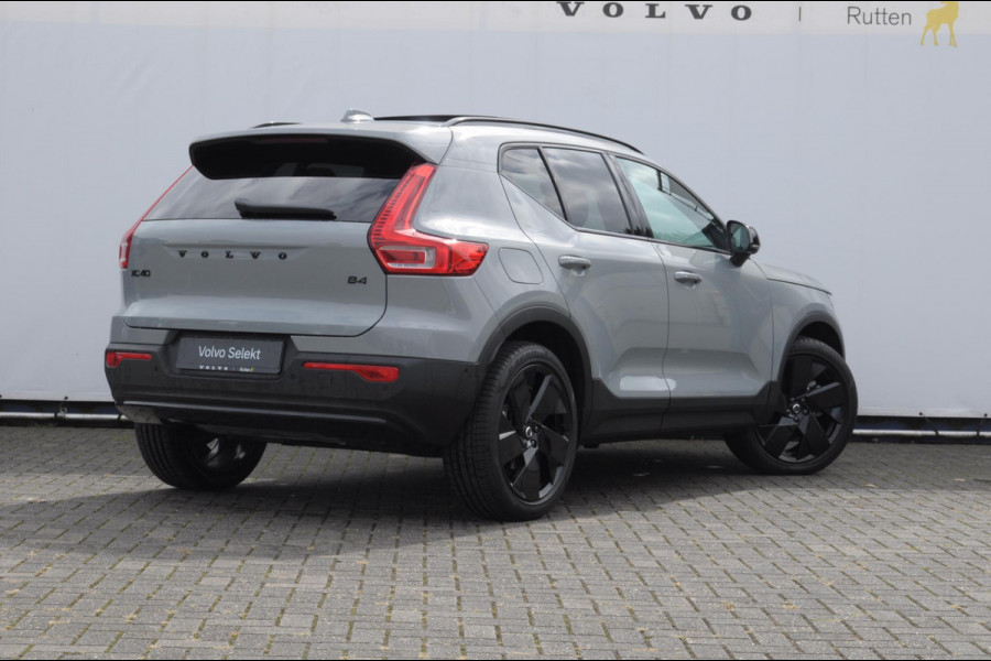 Volvo XC40 B4 211PK Automaat Plus Black Edition / Adaptive cruise control / Trekhaak / Elektrische stoelen / Harman Kardon audio / Pilot assist / BLIS / Stoel en stuur verwarming / Elektrische achterklep / Parkeersensoren met 360 camera / Google infotainment