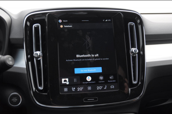 Volvo XC40 B4 211PK Automaat Plus Black Edition / Adaptive cruise control / Trekhaak / Elektrische stoelen / Harman Kardon audio / Pilot assist / BLIS / Stoel en stuur verwarming / Elektrische achterklep / Parkeersensoren met 360 camera / Google infotainment