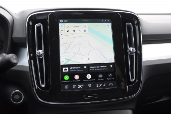 Volvo XC40 B4 211PK Automaat Plus Black Edition / Adaptive cruise control / Trekhaak / Elektrische stoelen / Harman Kardon audio / Pilot assist / BLIS / Stoel en stuur verwarming / Elektrische achterklep / Parkeersensoren met 360 camera / Google infotainment