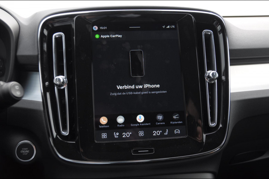 Volvo XC40 B4 211PK Automaat Plus Black Edition / Adaptive cruise control / Trekhaak / Elektrische stoelen / Harman Kardon audio / Pilot assist / BLIS / Stoel en stuur verwarming / Elektrische achterklep / Parkeersensoren met 360 camera / Google infotainment