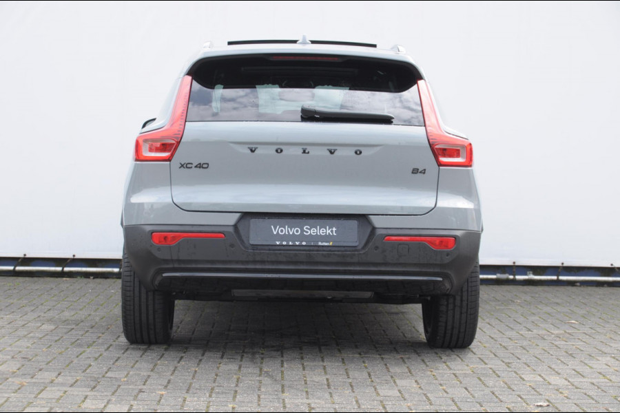Volvo XC40 B4 211PK Automaat Plus Black Edition / Adaptive cruise control / Trekhaak / Elektrische stoelen / Harman Kardon audio / Pilot assist / BLIS / Stoel en stuur verwarming / Elektrische achterklep / Parkeersensoren met 360 camera / Google infotainment