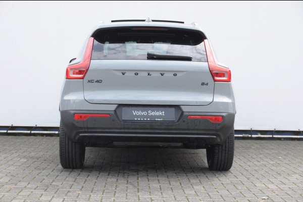 Volvo XC40 B4 211PK Automaat Plus Black Edition / Adaptive cruise control / Trekhaak / Elektrische stoelen / Harman Kardon audio / Pilot assist / BLIS / Stoel en stuur verwarming / Elektrische achterklep / Parkeersensoren met 360 camera / Google infotainment