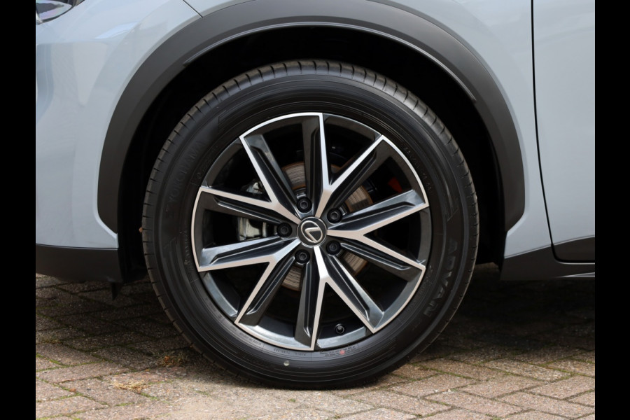 Lexus LBX 1.5 Cool 2WD | Carplay | Memory Seat | Leder/Suede