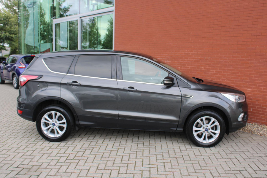 Ford Kuga 1.5 EcoBoost Titanium | Wegklapbare Trekhaak | Stoelverwarming | Cruise Control | Navigatie | Parkeersensoren |