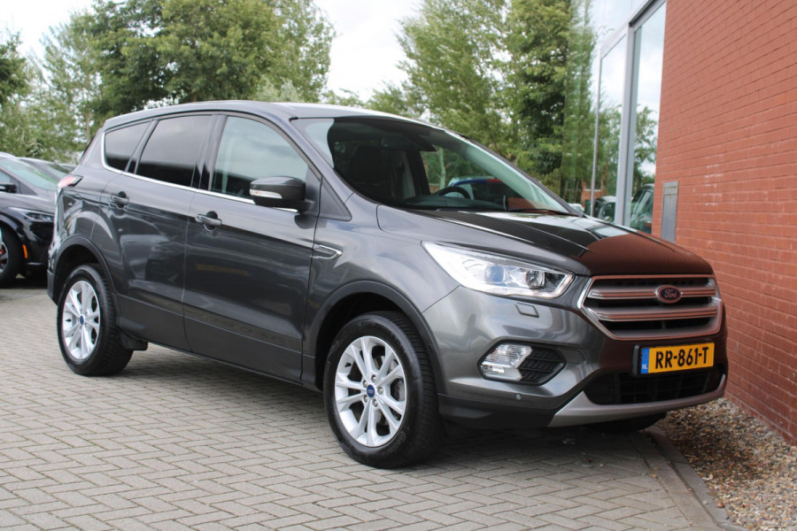 Ford Kuga 1.5 EcoBoost Titanium | Wegklapbare Trekhaak | Stoelverwarming | Cruise Control | Navigatie | Parkeersensoren |