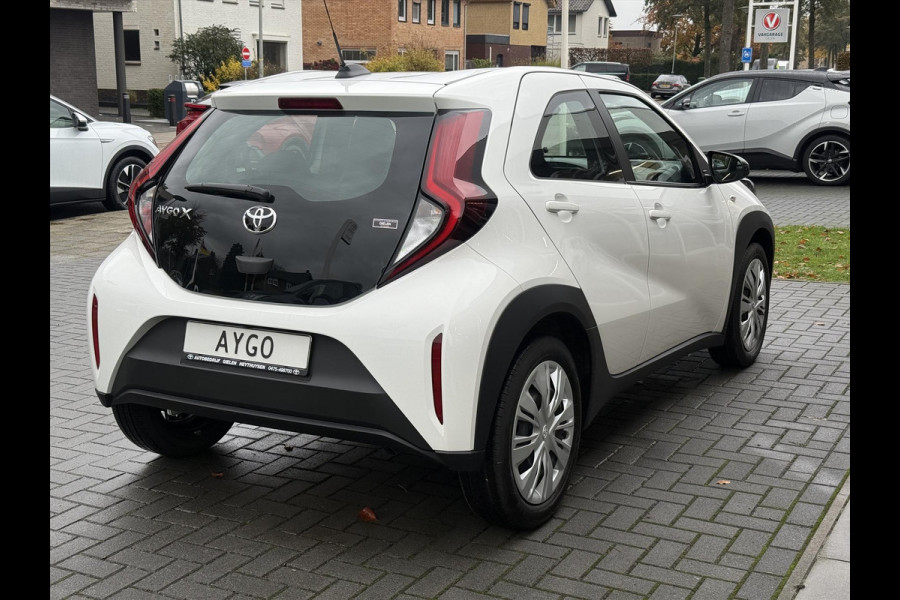 Toyota Aygo X 1.0 VVT-i MT Play | Apple CarPlay/Android auto, Parkeercamera, Adaptive cruise control, Weinig KM