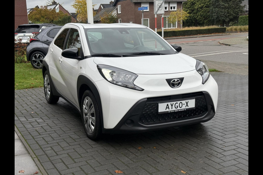 Toyota Aygo X 1.0 VVT-i MT Play | Apple CarPlay/Android auto, Parkeercamera, Adaptive cruise control, Weinig KM