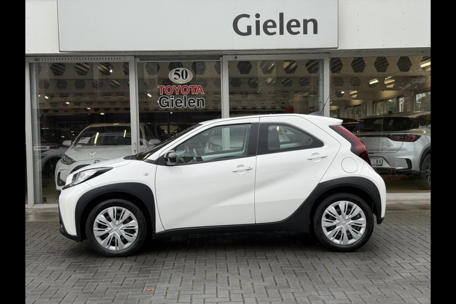 Toyota Aygo X 1.0 VVT-i MT Play | Apple CarPlay/Android auto, Parkeercamera, Adaptive cruise control, Weinig KM