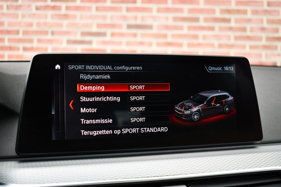 BMW 5 Serie Touring 530i xDrive 252pk M-Sport Pano Nightv ACC HUD 20inch 360