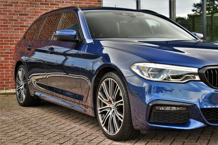 BMW 5 Serie Touring 530i xDrive 252pk M-Sport Pano Nightv ACC HUD 20inch 360
