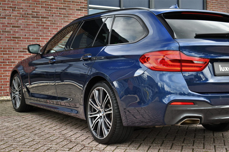 BMW 5 Serie Touring 530i xDrive 252pk M-Sport Pano Nightv ACC HUD 20inch 360