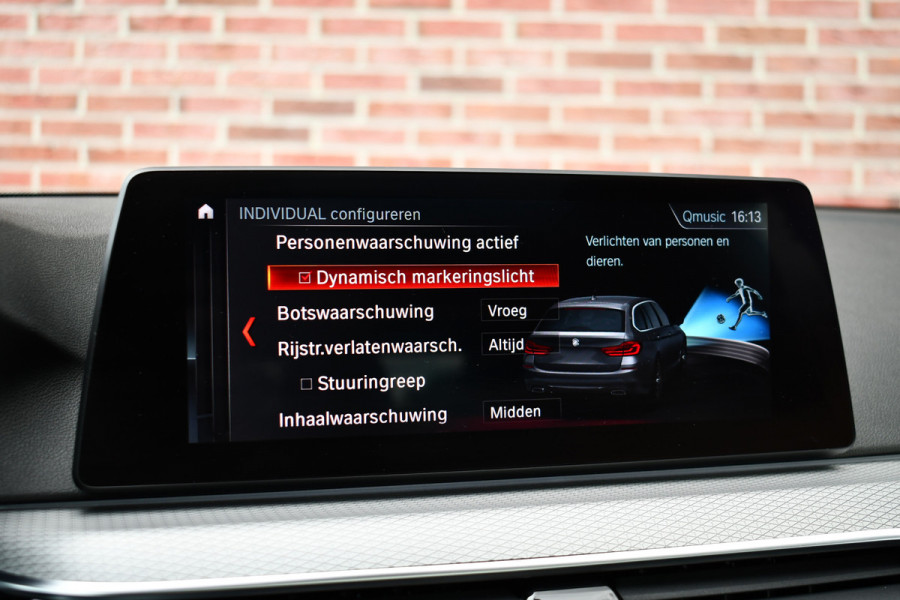 BMW 5 Serie Touring 530i xDrive 252pk M-Sport Pano Nightv ACC HUD 20inch 360